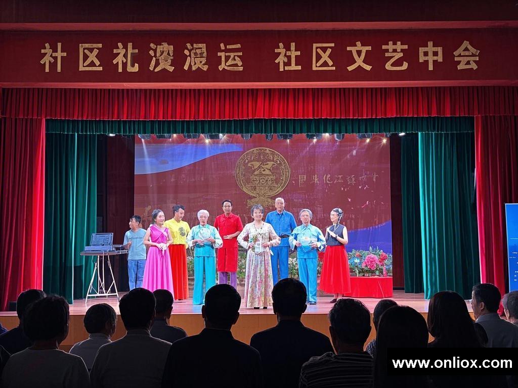舞台上下的别样故事